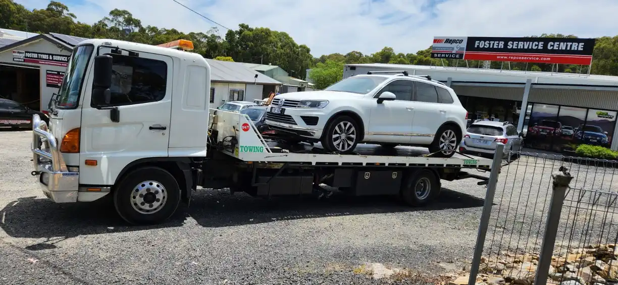 Car towing assistance battery jump in Melbourne